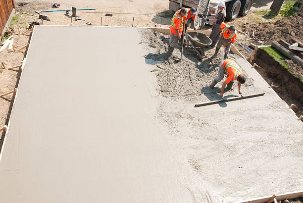 Best Concrete Sidewalk Installation  in Paris, MO